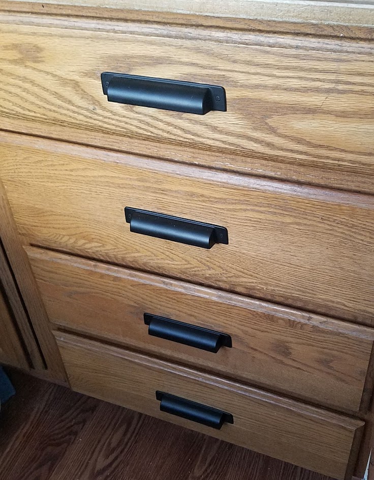 updating '80s cabinets with pulls